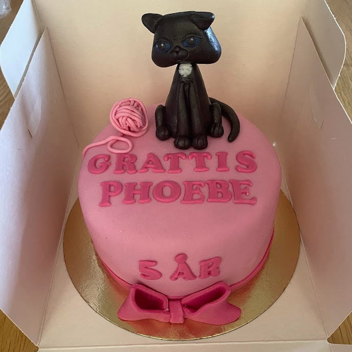Födedelsedagstarta, rosa med svart katt